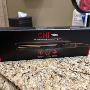 NWT Chi Mini Flat Iron (✈️Travel Size)